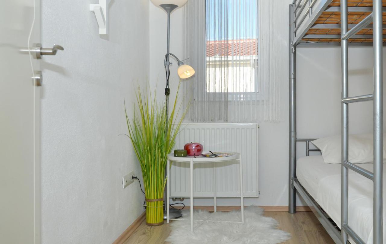 Copacabana Beach Apartments Trogir Bagian luar foto